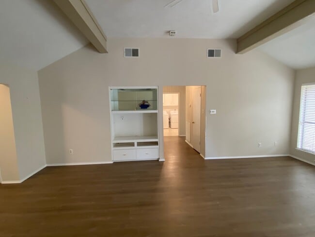 Building Photo - 3706 Hill Springs Dr