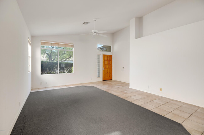 Building Photo - 1506 E Charleston Ave