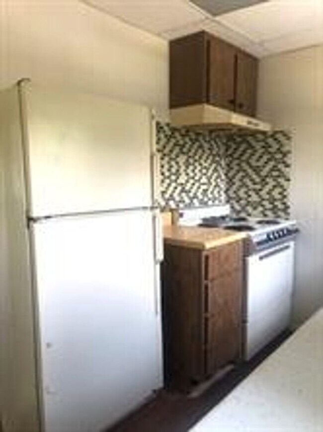 Building Photo - 2 Bedroom / 1 Bath 2nd Floor Duplex in San...