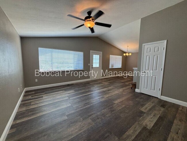 Foto del edificio - 2066 Southridge Ct