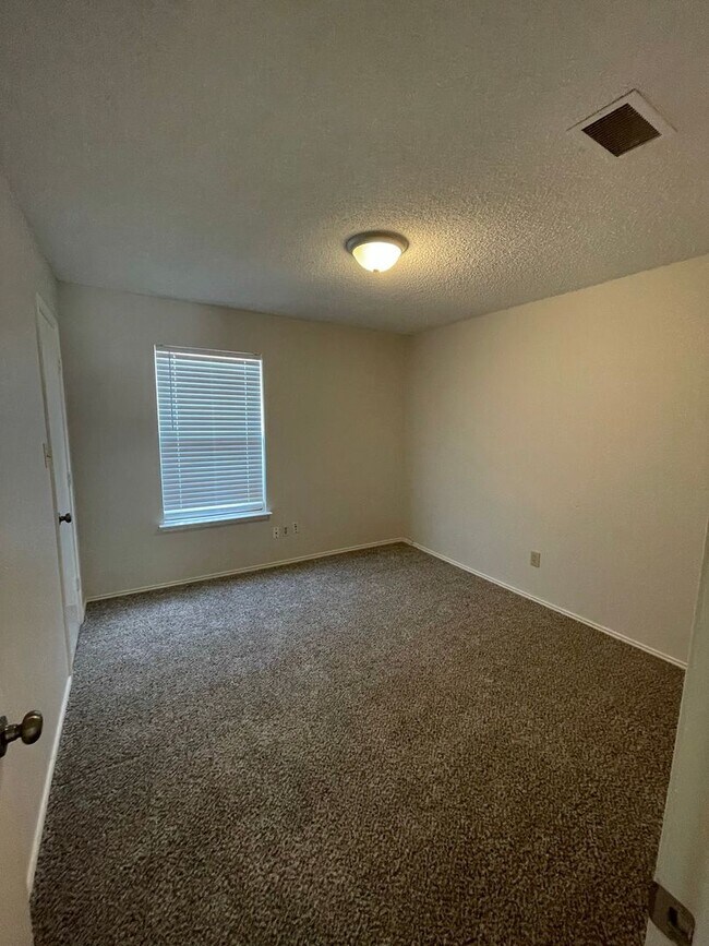 Foto del edificio - 7232 Laurelhill Ct S