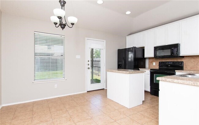 Foto del edificio - 820 Starlight Dr