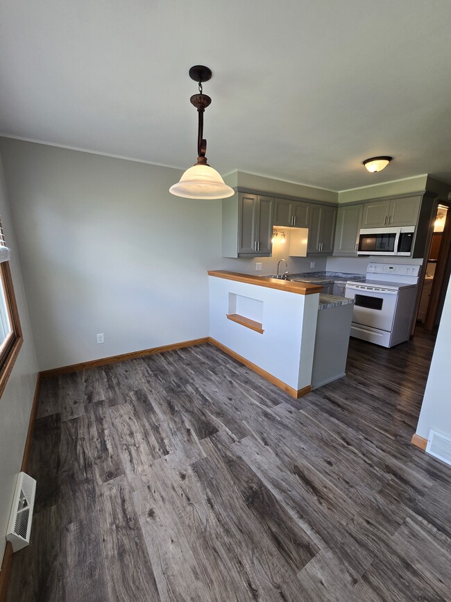 Dining room - 2129 Country Ln