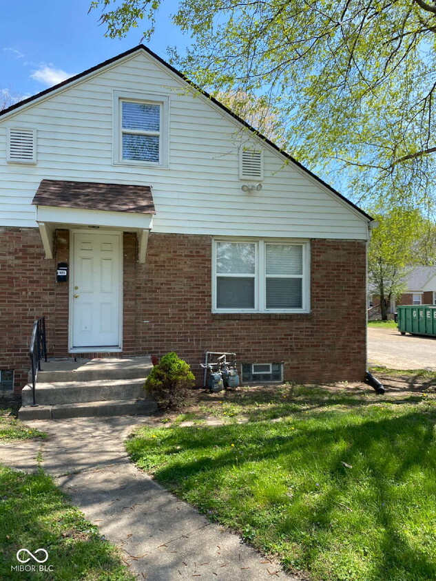 Foto principal - 623 N Tibbs Ave