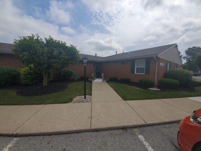 Foto del edificio - 524 Stonecastle Ct