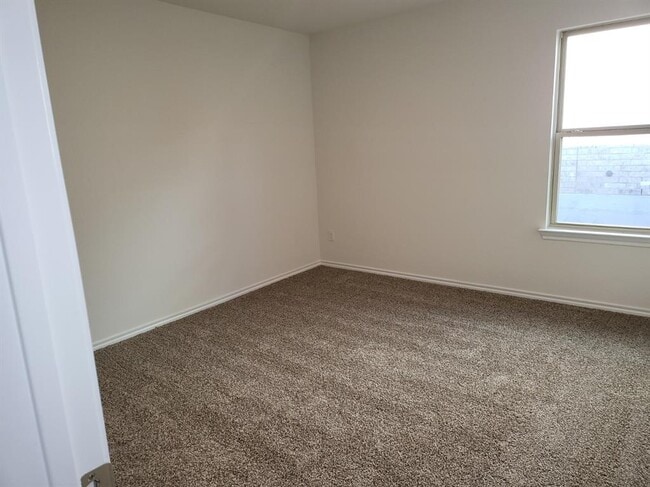 Building Photo - 720 Fueller Dr