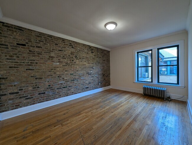 Foto del edificio - 2332.5 N Spaulding Ave