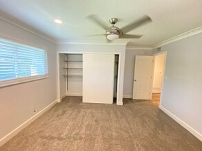 Building Photo - 318 S Gardner Dr