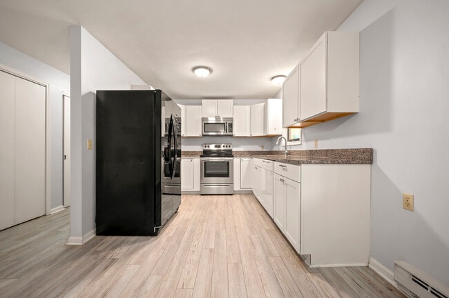 Building Photo - 24 Canter Ct