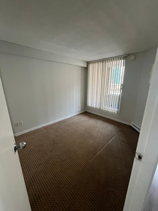 Building Photo - 1278 Granville St