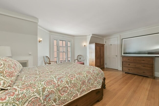 Building Photo - 334 Beacon St