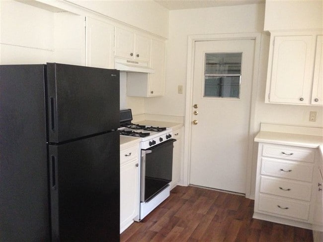 Building Photo - 4 br, 2 bath House - 1224 Crescent Street