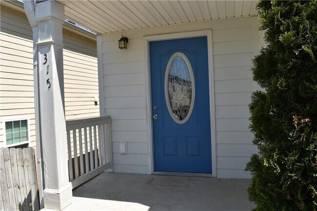 Building Photo - 315 Village Chase