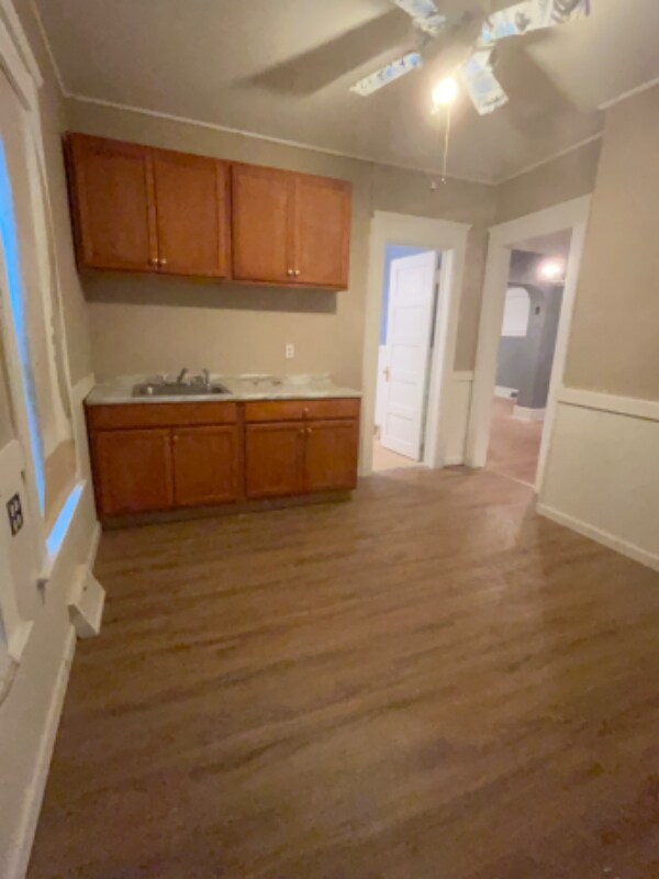 Foto del edificio - 3304 E 55th St