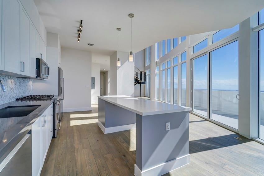 Foto principal - 215 N New River Dr E