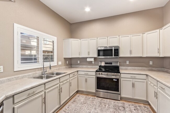 Building Photo - 7978 W Beck Ln