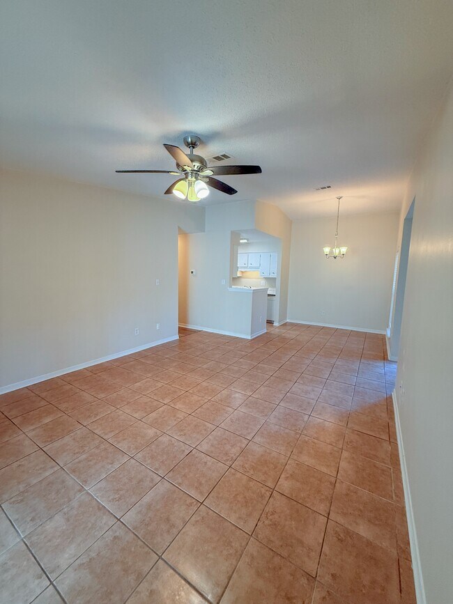 Foto del edificio - 8390 Country Walk Dr