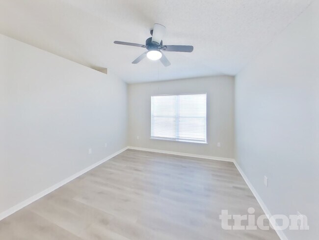 Building Photo - 13389 Dunbar St