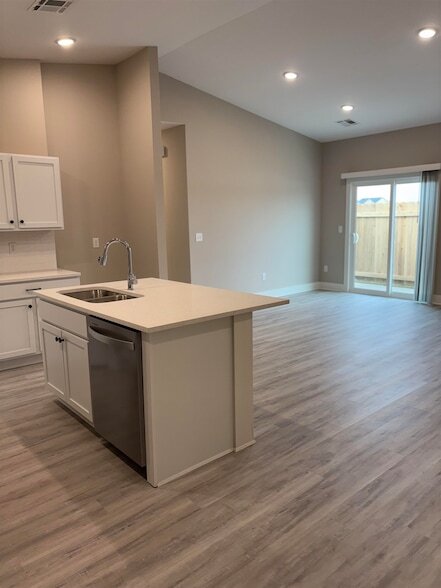 Foto del edificio - 12817 E Blake St