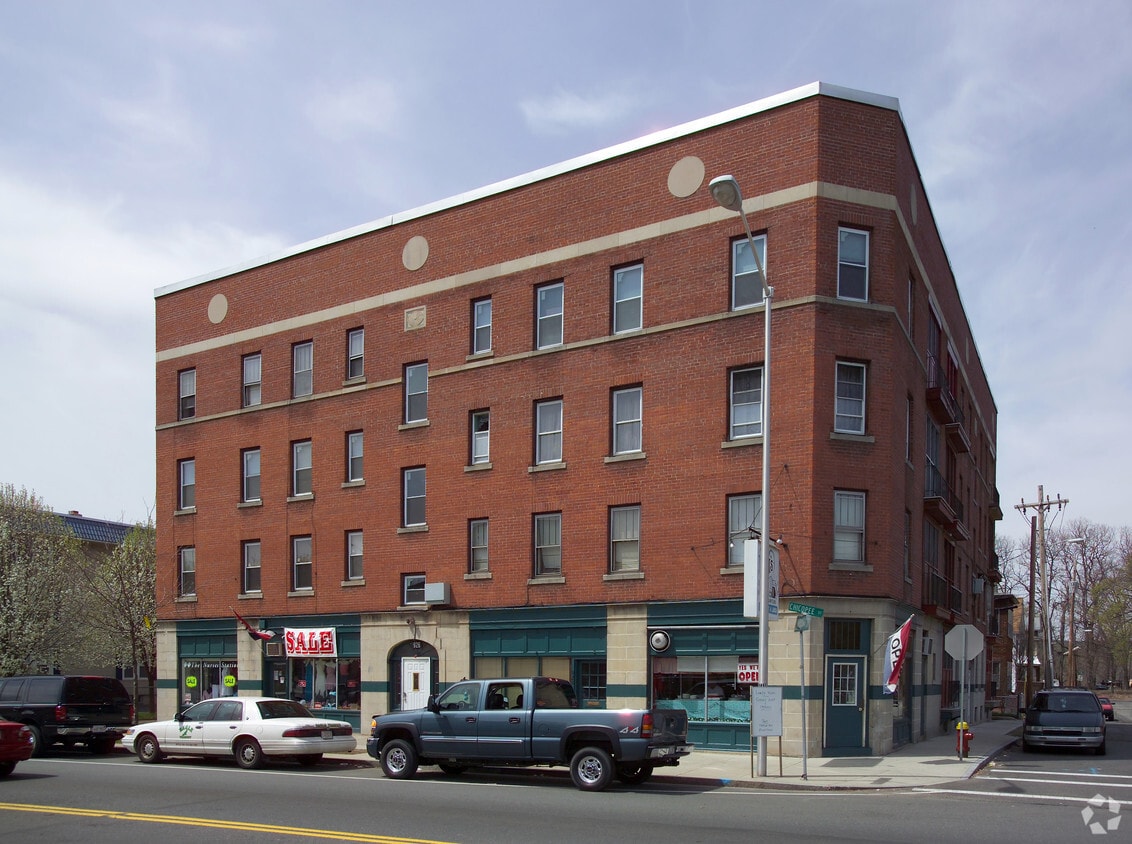 924 - 928 Chicopee ¡St - 920-926 Chicopee St