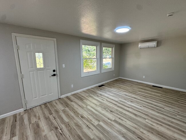 Building Photo - 5510 Arrowhead Blvd