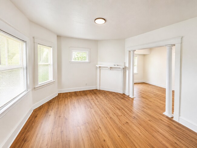 Foto del edificio - 3410 E 135th St