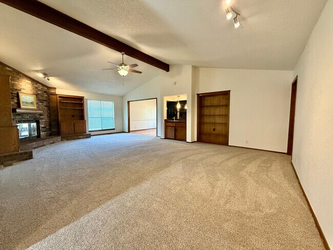 Foto del edificio - 3 bed, 2 bath Home in Ripple Creek!