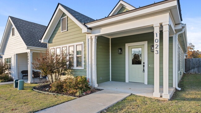 Foto del edificio - 1023 NE Hts Ln