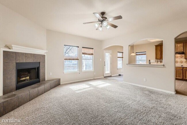 Foto del edificio - 4 br, 2 bath House - 1000 Oak Ridge UNIT
