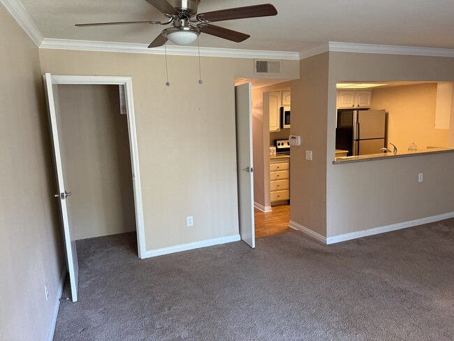 Building Photo - 15048 Avenida Venusto