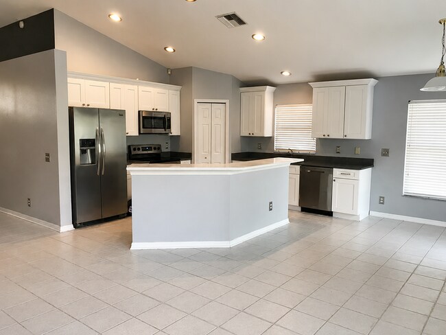 Foto del edificio - 838 Addison Dr NE