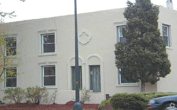 Building Photo - 1900-1914 E 17th Ave