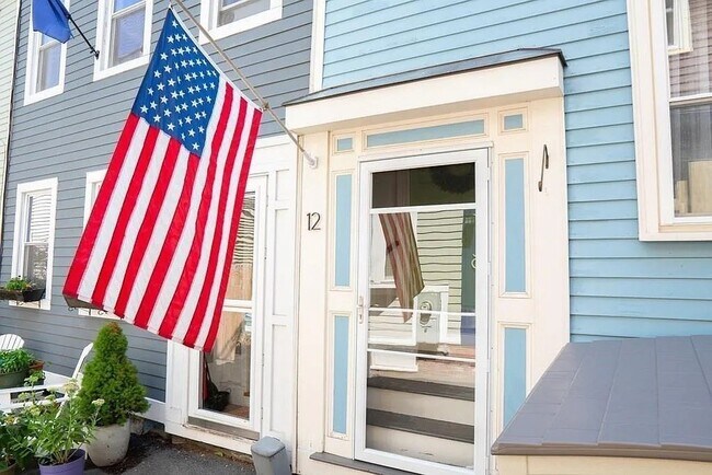 Foto del edificio - 12 Lexington Ave