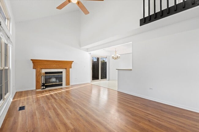 Building Photo - 1328 N Knollwood Dr