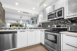 Building Photo - 6121 Balboa Cir