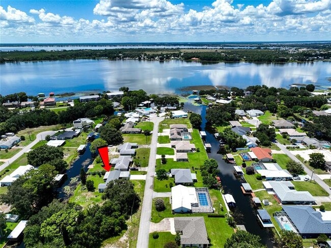 Foto del edificio - 120 Happiness Ave