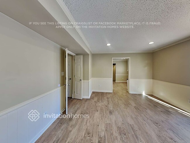 Building Photo - 3250 Ethan Dr