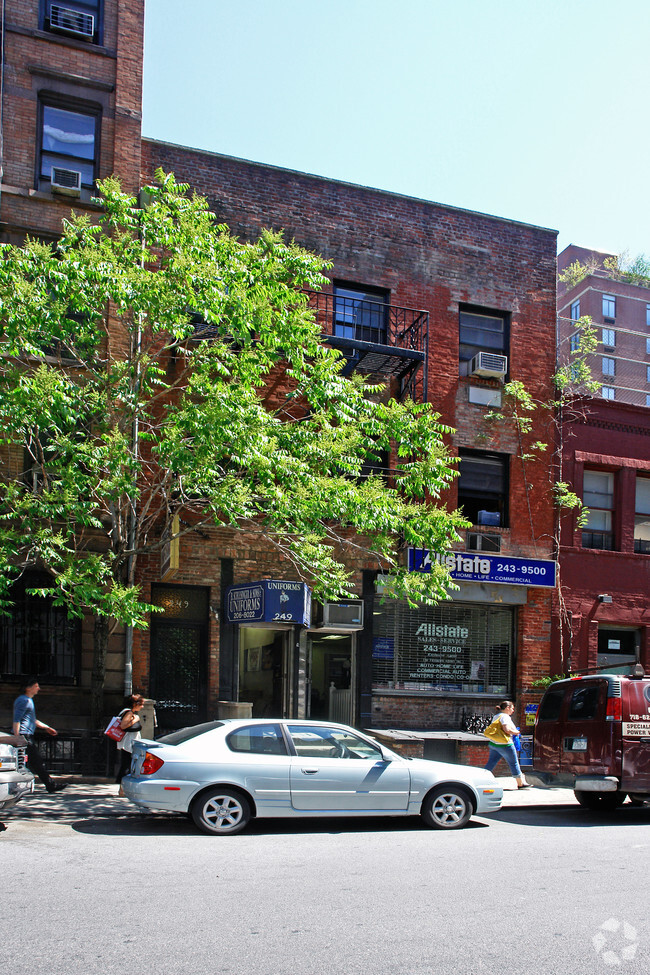 Building Photo - 249 W 18th St