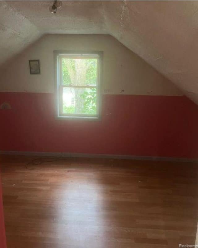 Foto del edificio - 15871 Fairmount Dr
