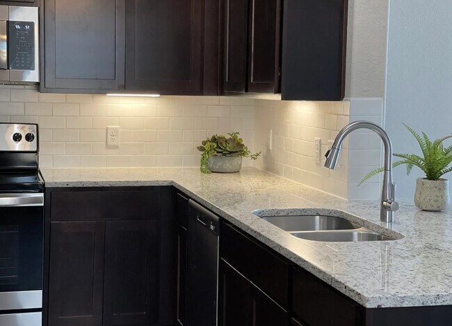 Foto del edificio - 624-626 Heather Way