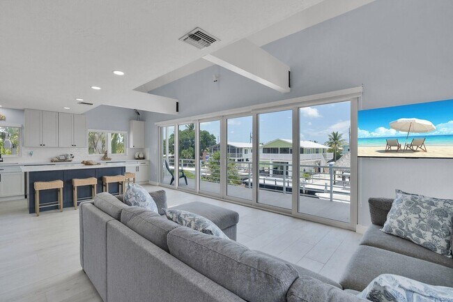 Building Photo - 121 Long Key Lake Dr