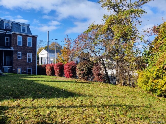 Building Photo - 219 Mill St