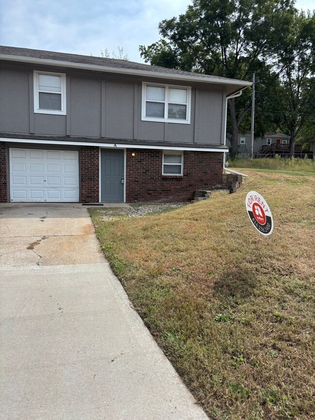 Building Photo - 409 NE Westwind Dr