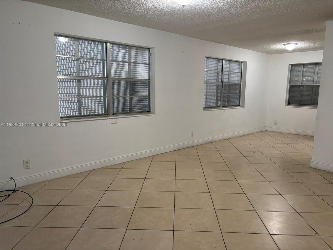 Foto principal - 2415 Lincoln St