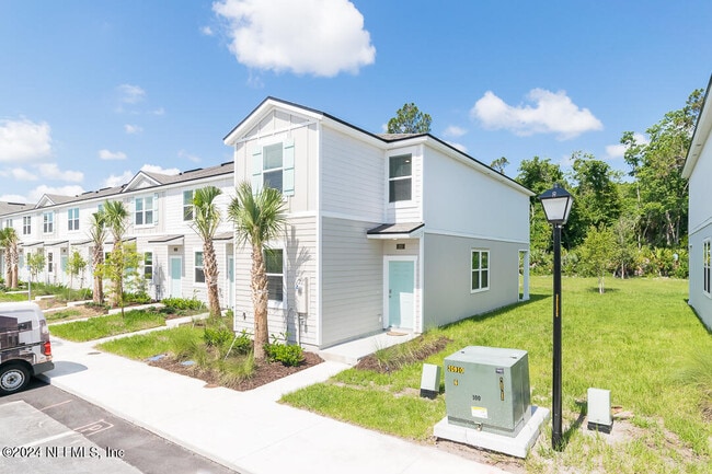 Foto del edificio - 215 Elmhurst Ln