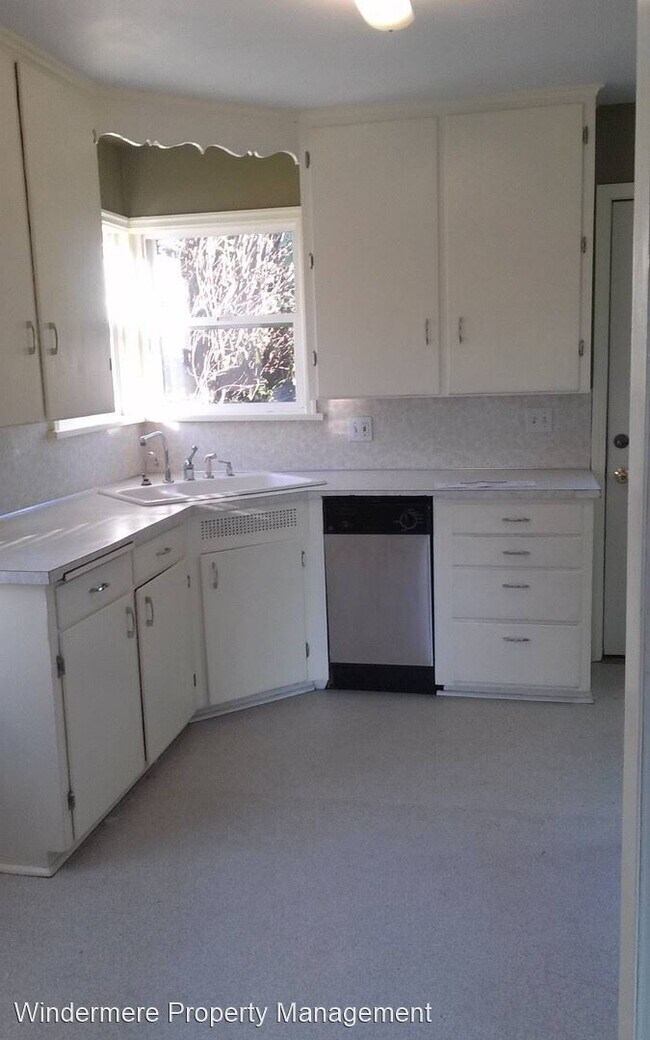 Foto del edificio - 2 br, 1 bath House - 1028 St. John Street