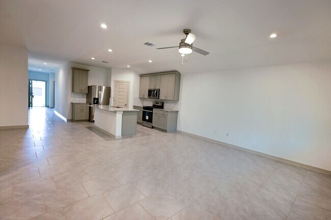 Building Photo - 5034 Pine Haven Lane