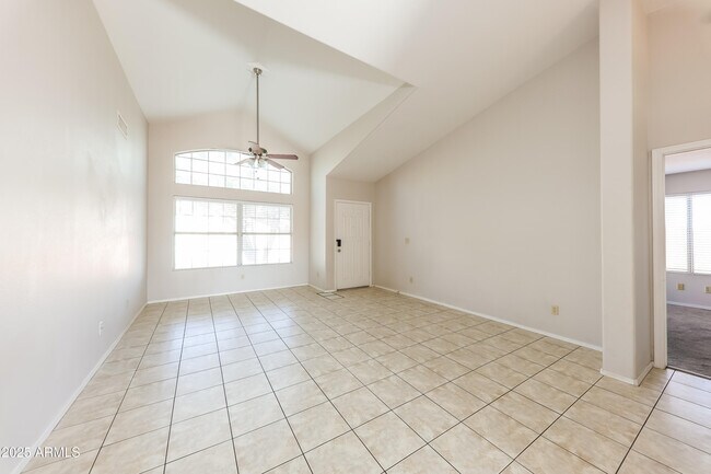 Foto del edificio - 18437 N 8th Pl
