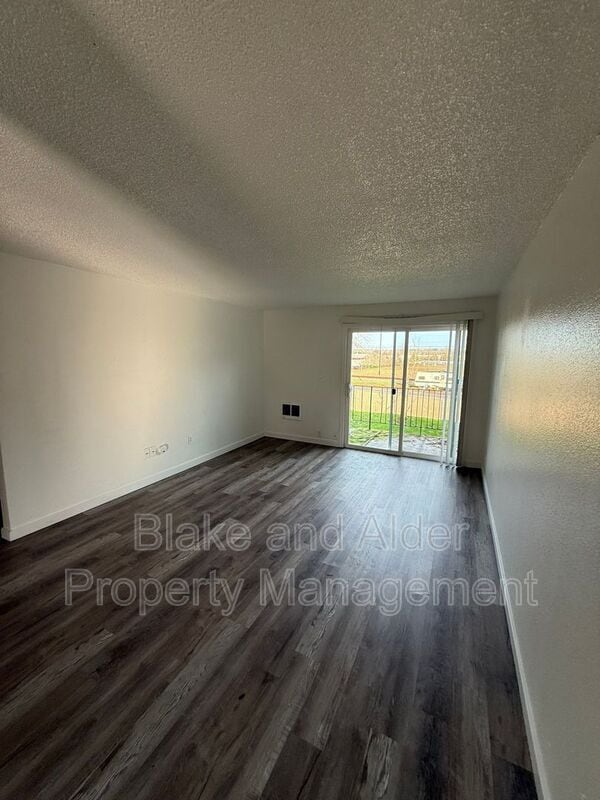 Foto del edificio - 3847 NE 152nd Ave