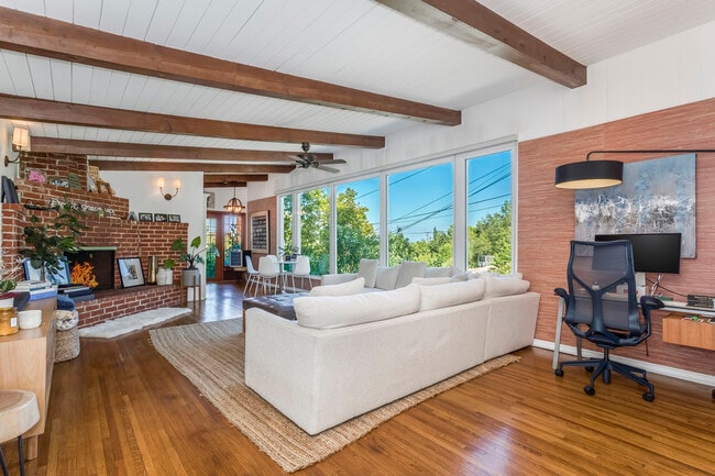 Building Photo - 2385 Sunset Heights Dr